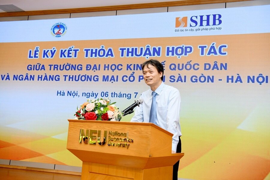 SHB va NEU - Dai hoc Kinh te Quoc Dan ky ket tang cuong hop tac 2 shb-tang-cuong-hop-tac-voi-dai-hoc-kinh-te-quoc-dan_64a7d72224e60.jpg