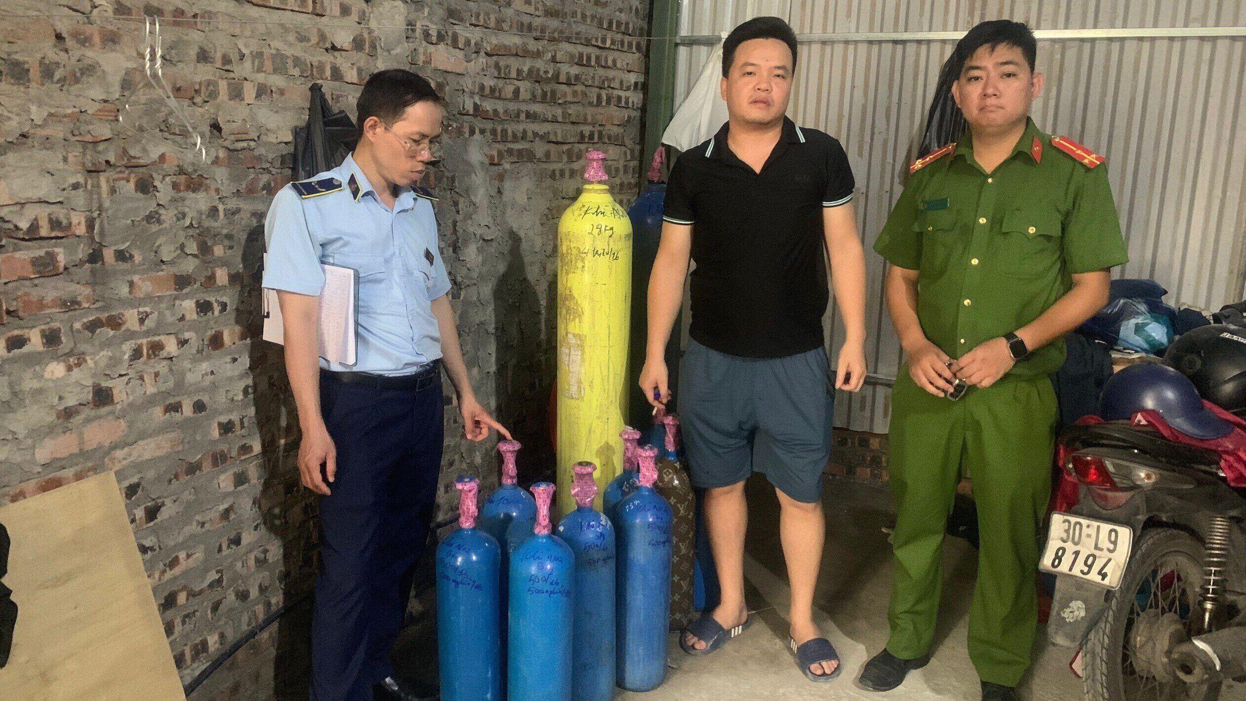 QLTT Hà Nội: Liên tiếp phát hiện, xử lý các vụ kinh doanh “khí cười” N20 không rõ nguồn gốc