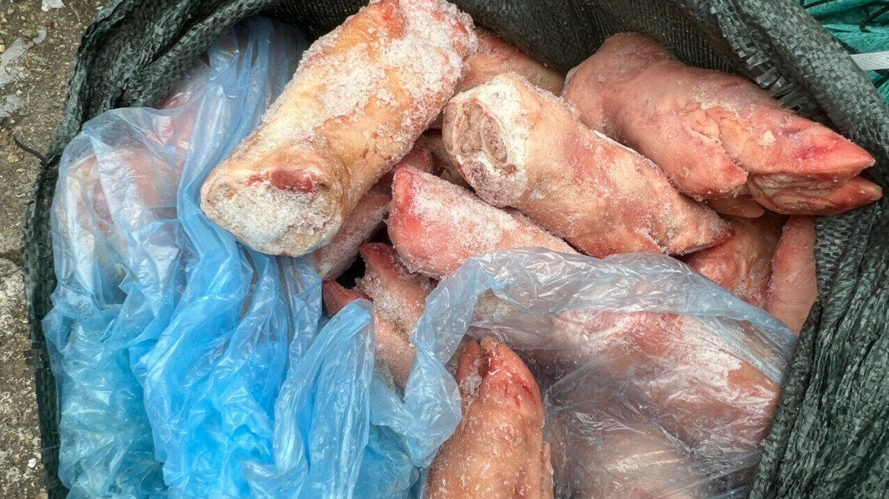 Lạng Sơn: kịp thời ngăn chặn 1,5 tấn chân giò lợn bốc mùi đang lưu thông trên thị trường
