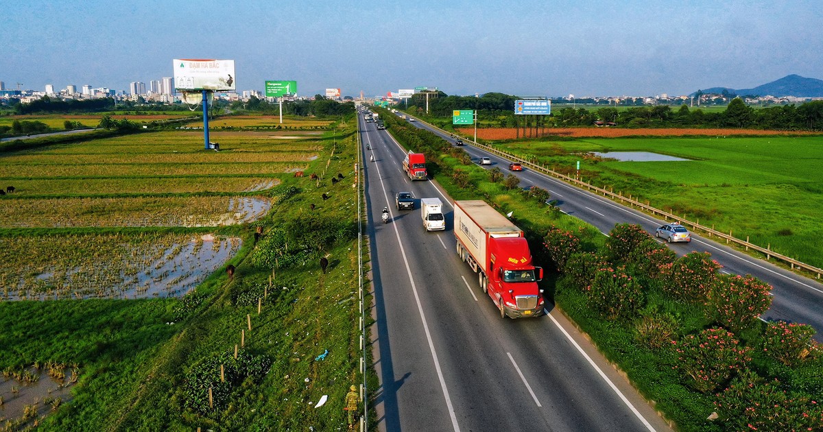 Cử tri đề nghị Bộ Giao thông vận tải đẩy nhanh tiến độ làm đường gom đoạn cao tốc Hà Nội - Bắc Ninh