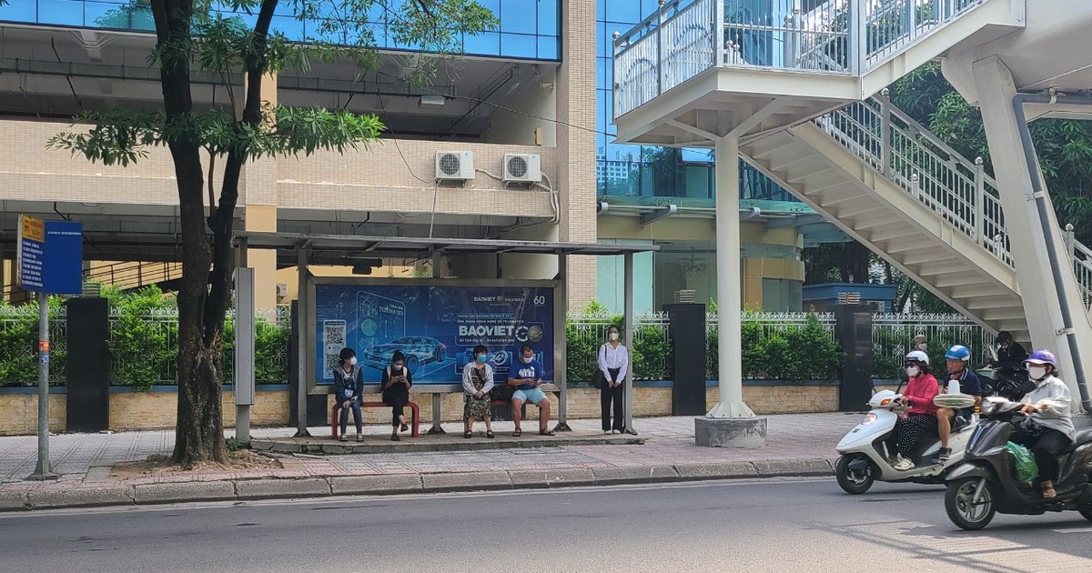 Hệ thống xe đạp TNGo ở Hà Nội: Văn minh, tiện lợi nhưng còn nhiều bất cập