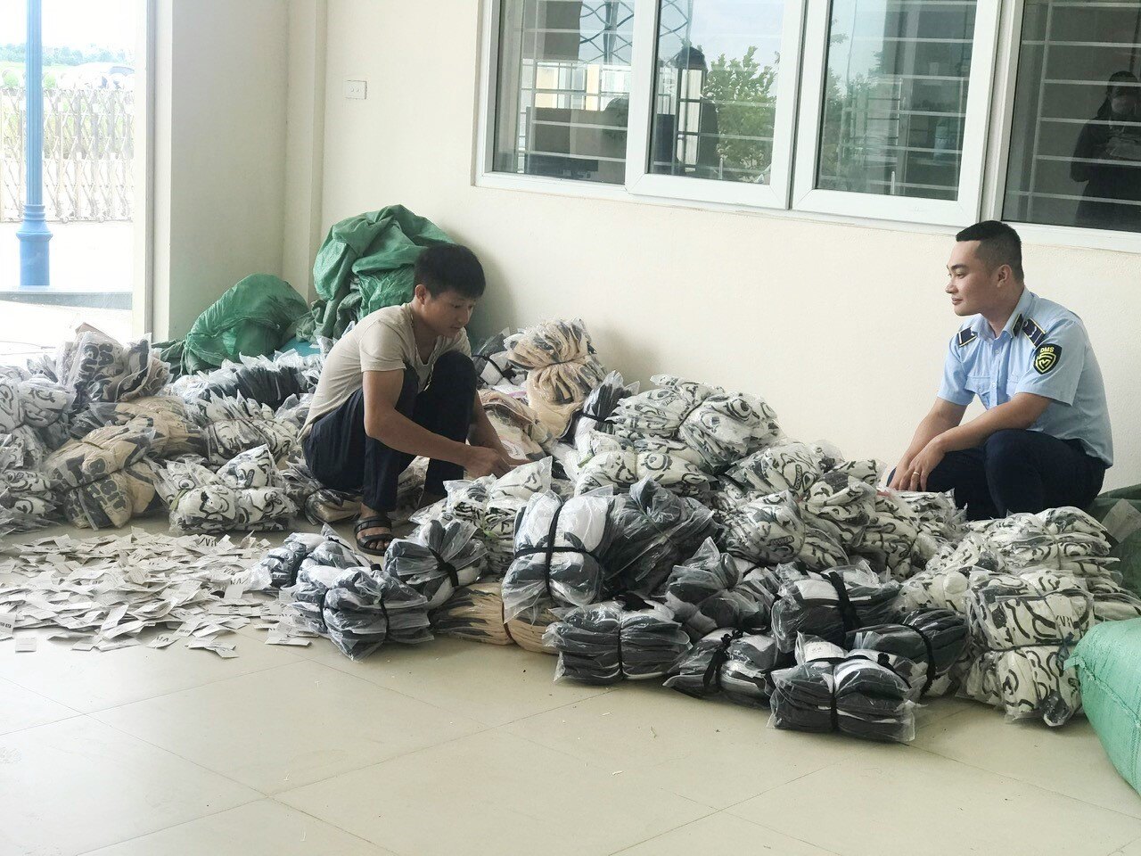 Cục QLTT Thanh Hóa: Xử phạt 45 triệu đồng đối với hành vi tàng trữ để bán hàng hóa giả mạo nhãn hiệu