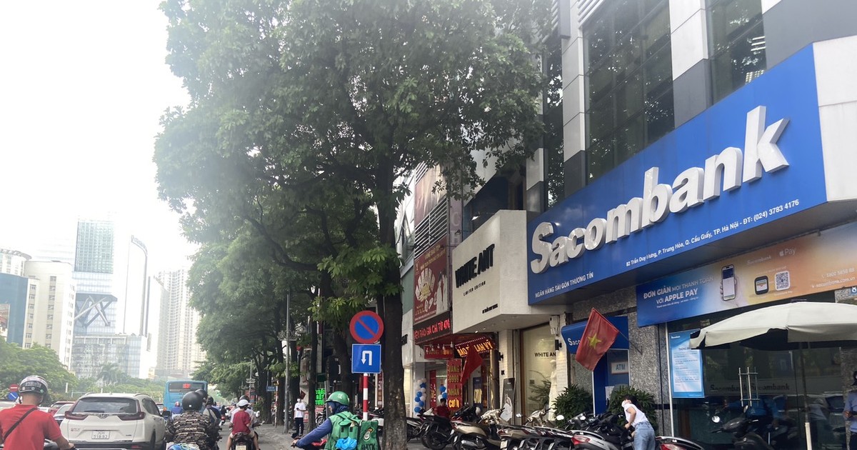 Sóng trả mặt bằng vẫn chưa dừng