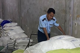 Bình Thuận tịch thu 16 tấn đường cát nhập lậu