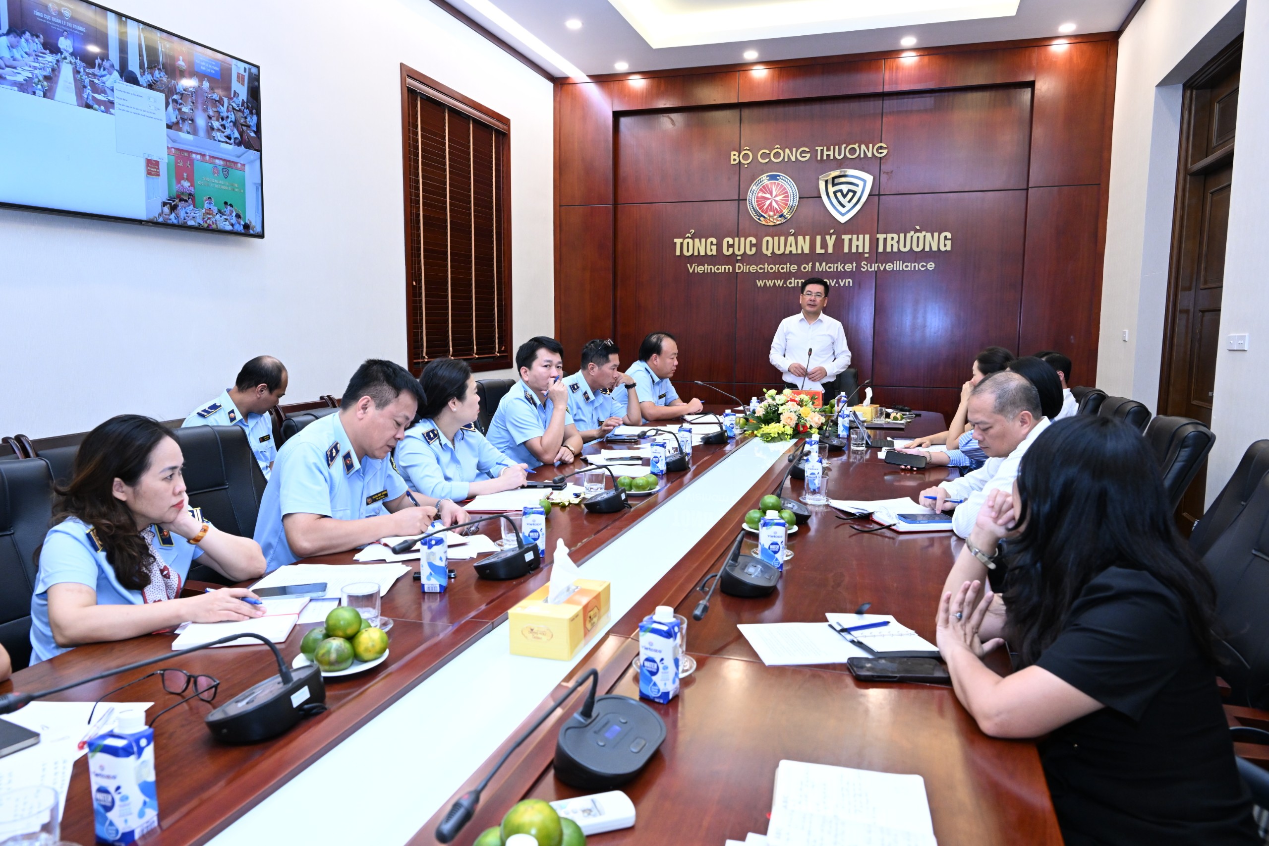 Bộ trưởng Nguyễn Hồng Diên làm việc với lực lượng QLTT, Sở Công Thương về tình hình cung ứng hàng hóa