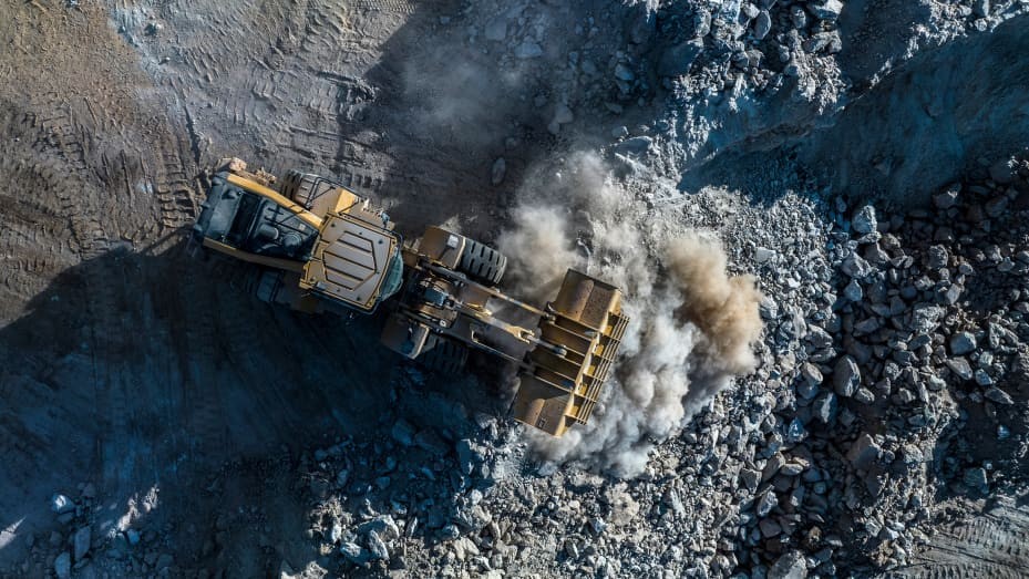 Một vật liệu quan trọng làm pin xe điện sắp cạn kiệt