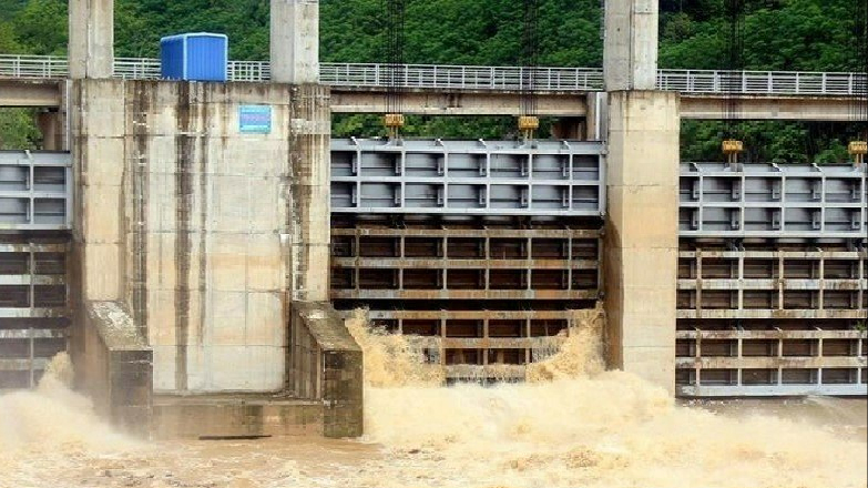 Mực nước hồ thủy điện ngày 5/8: 4 hồ chứa tại Nghệ An thông báo xả 500-1500 m3/s nước qua đập tràn