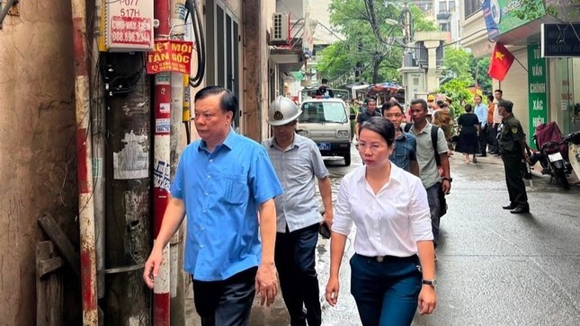 Hà Nội chỉ đạo hỗ trợ các nạn nhân trong vụ cháy chung cư mini tại Khương Đình