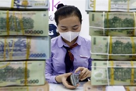 Đua nhau tung gói cho vay trả nợ ngân hàng khác